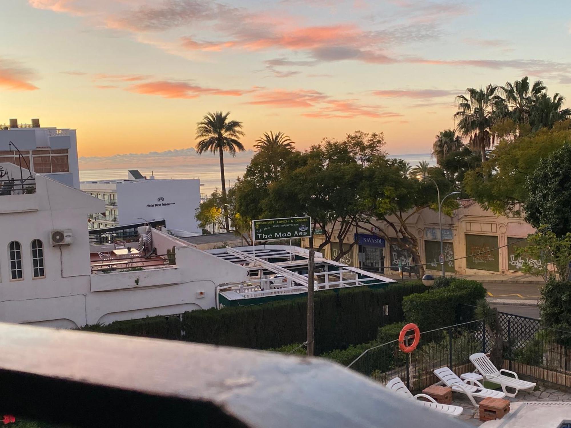 Studio With Views Next To Puerto Marina The Green Door 贝纳尔马德纳 外观 照片
